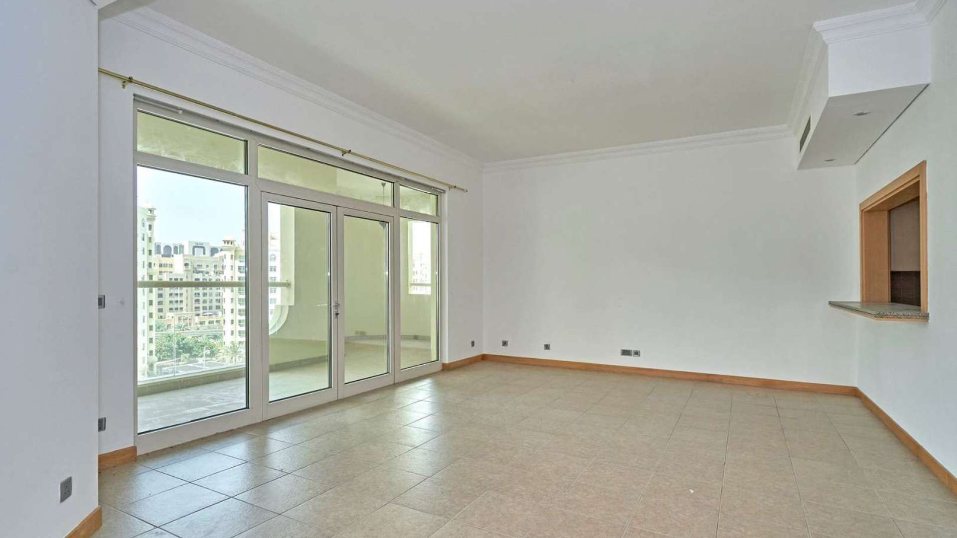 Mid-floor apartment interior with large windows, Palm Jumeirah, Shoreline Apartments, for sale