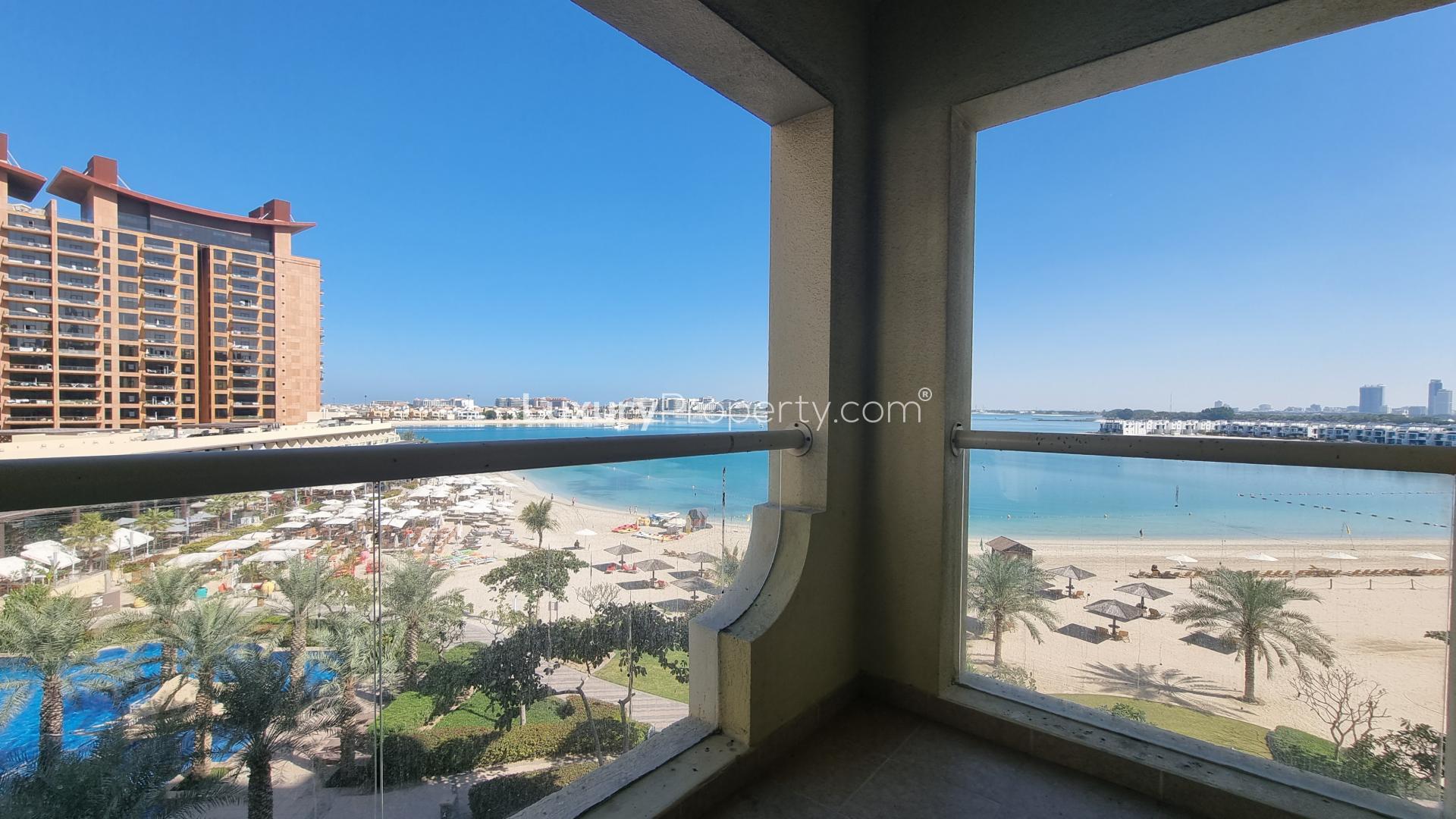 Mid-floor apartment with sea view, spacious living area, Palm Jumeirah, Shoreline Apartments
