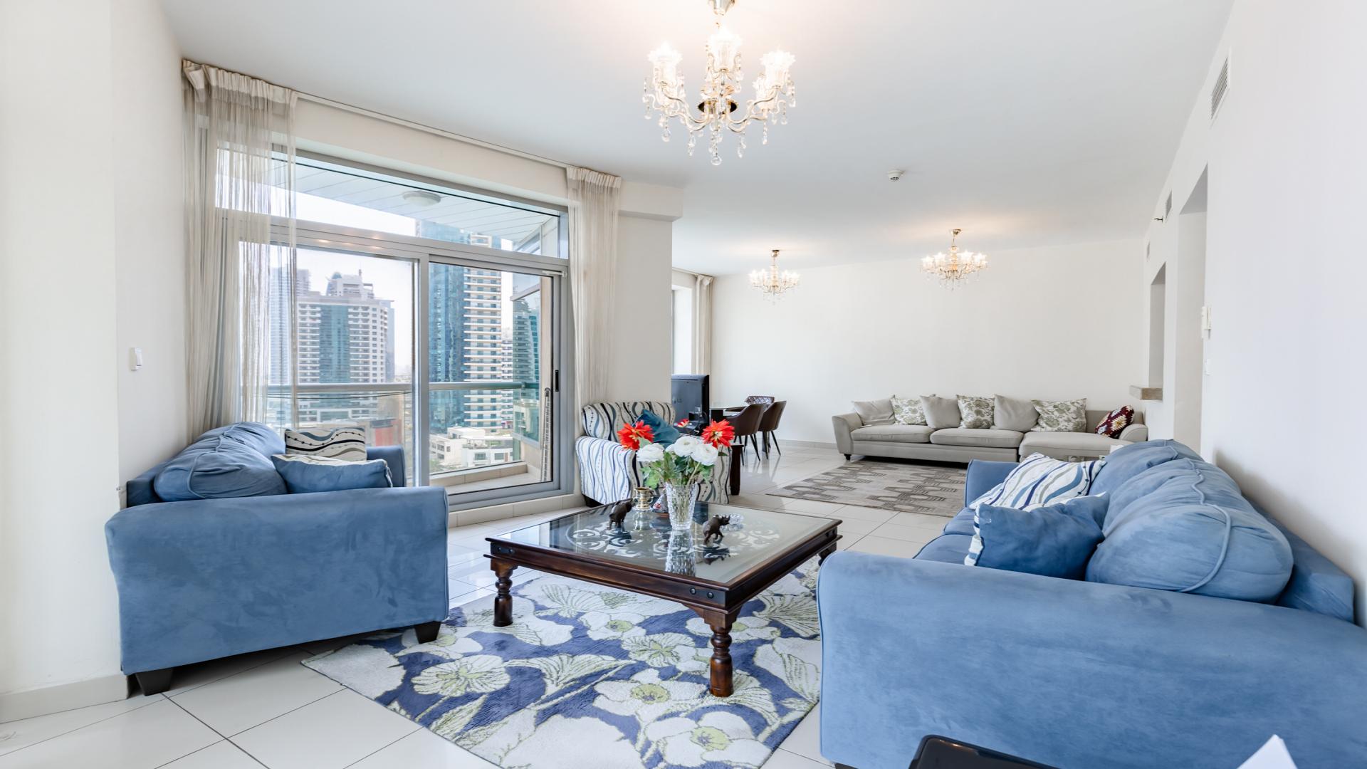 Spacious living room with marina view in Park Island apartment, Dubai Marina