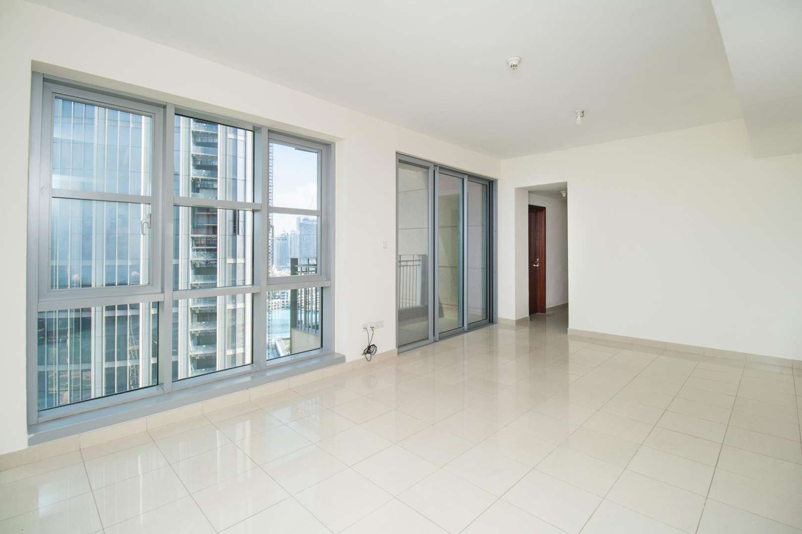 Downtown Dubai skyline view from stylish apartment for rent, Standpoint Towers, Burj Khalifa nearby