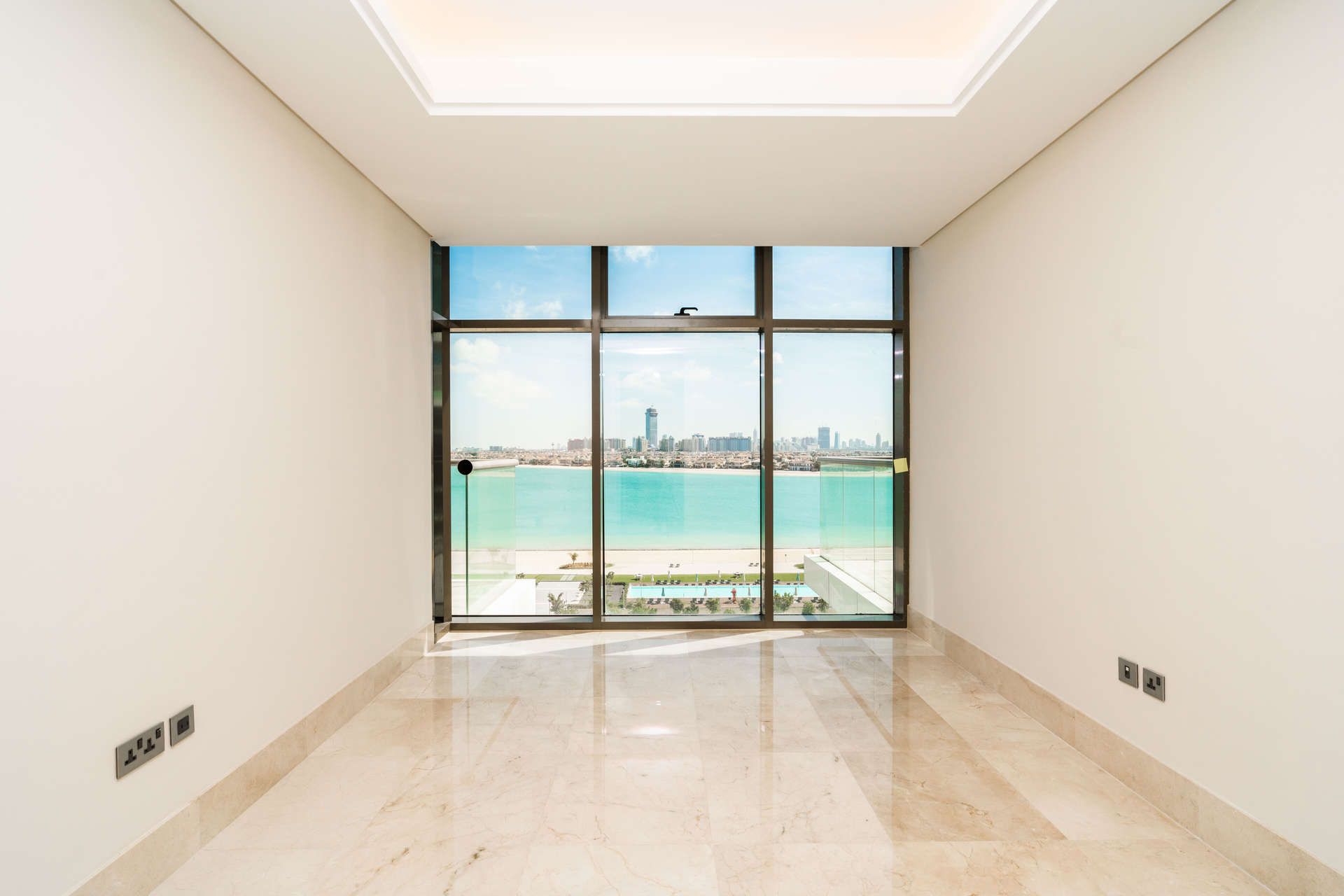 High-floor apartment with panoramic sea views in Palm Jumeirah, The Crescent