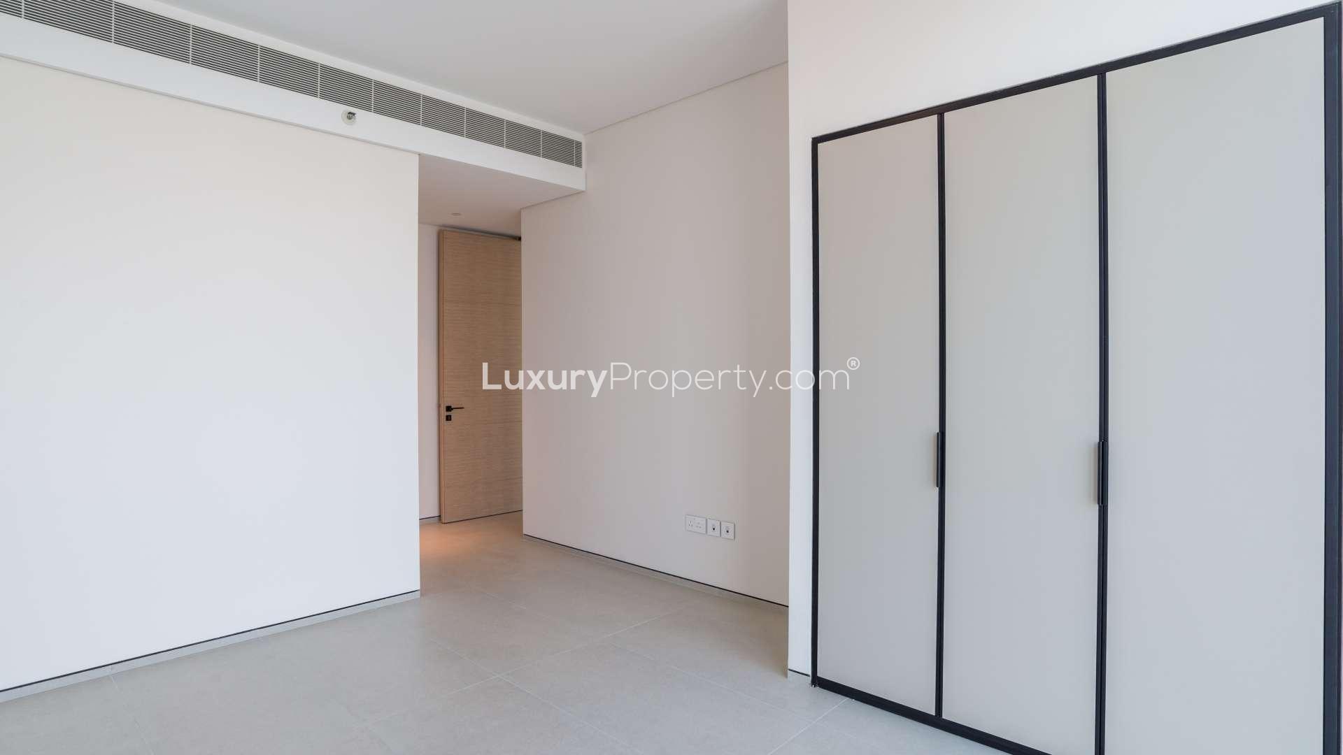 Modern kitchen in 2-bedroom apartment, The Address Jumeirah Beach Residence, Dubai, for sale