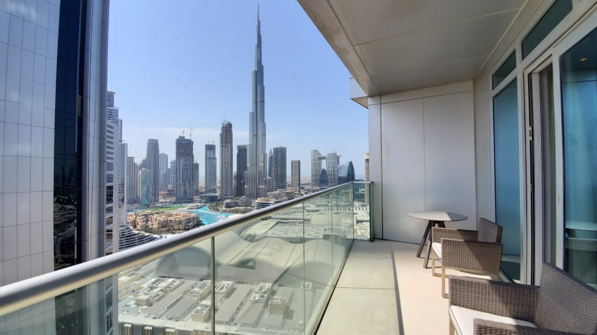 Modern kitchen in spacious downtown Dubai apartment, The Address Residence Fountain Views, for sale