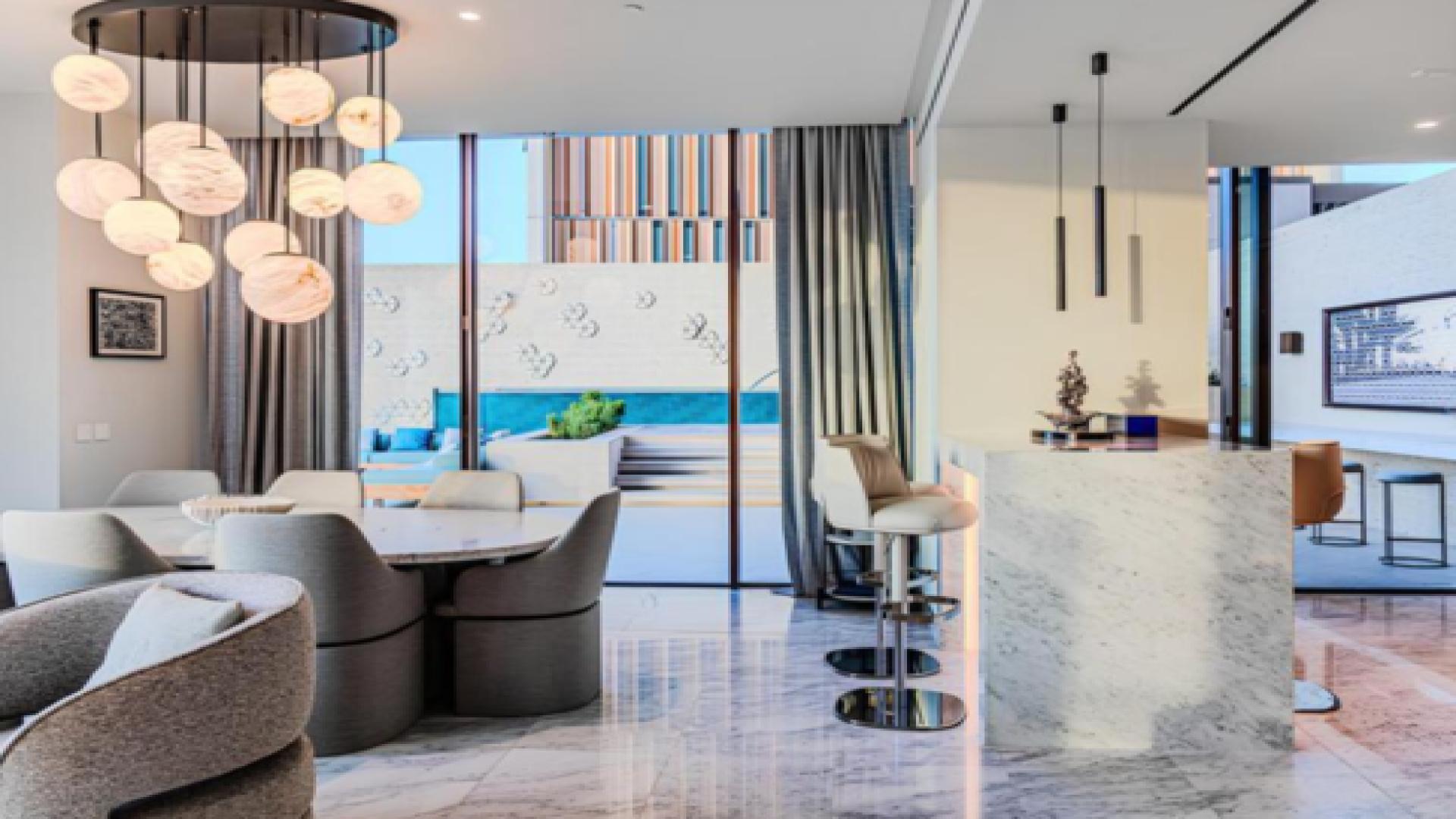 Luxurious living room in Atlantis The Royal Residences, Palm Jumeirah apartment for sale