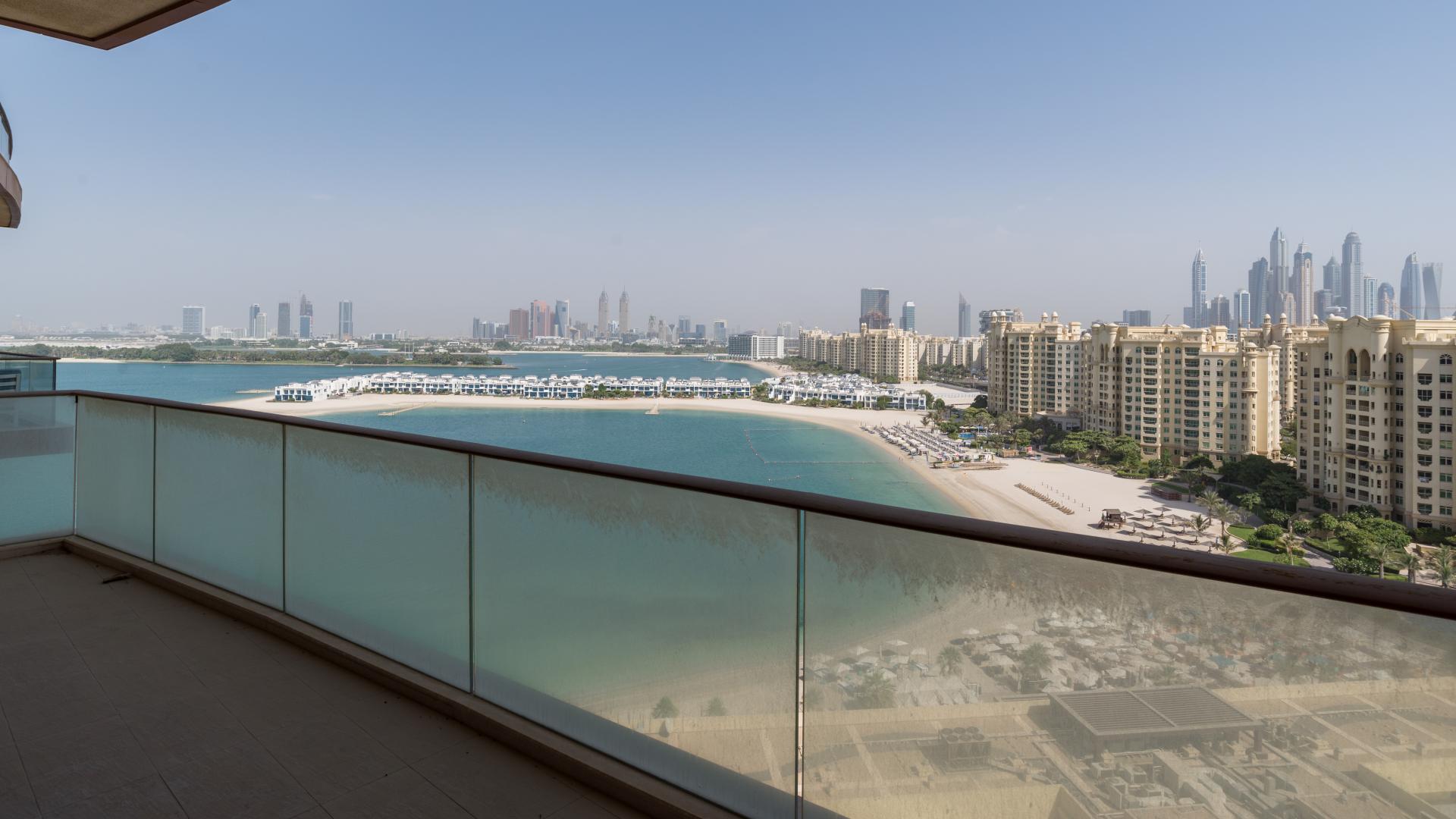 High-floor Palm Jumeirah apartment interior with modern design, Tiara Residences, for sale