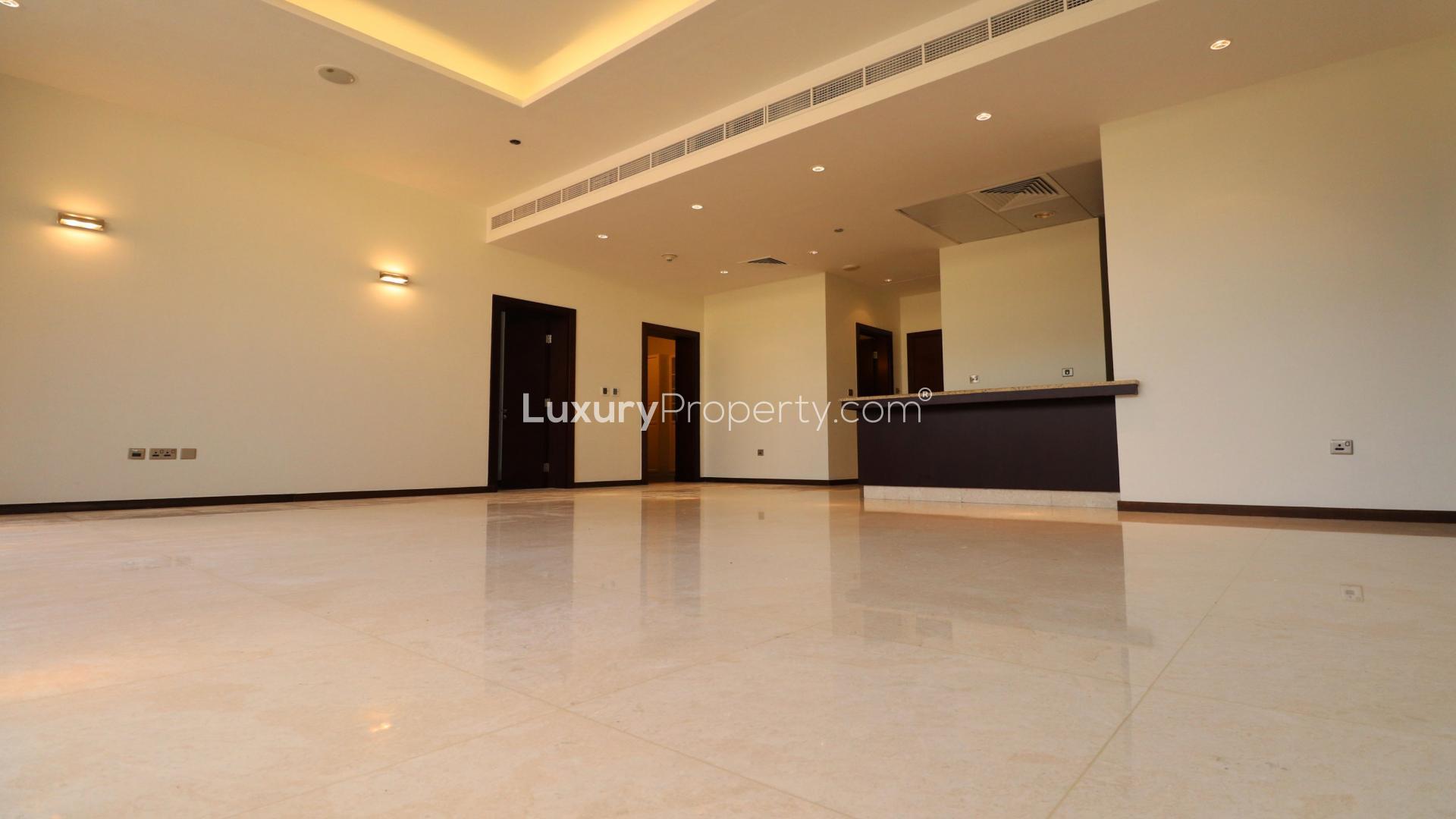 High-floor Palm Jumeirah apartment with panoramic sea and skyline view from Tiara Residences