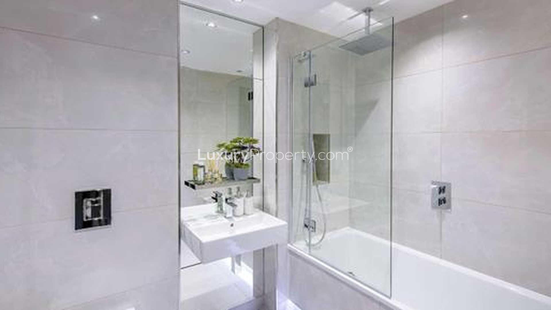Modern kitchen in elegant two-bedroom apartment at Vista, Chelsea Bridge, Battersea, London