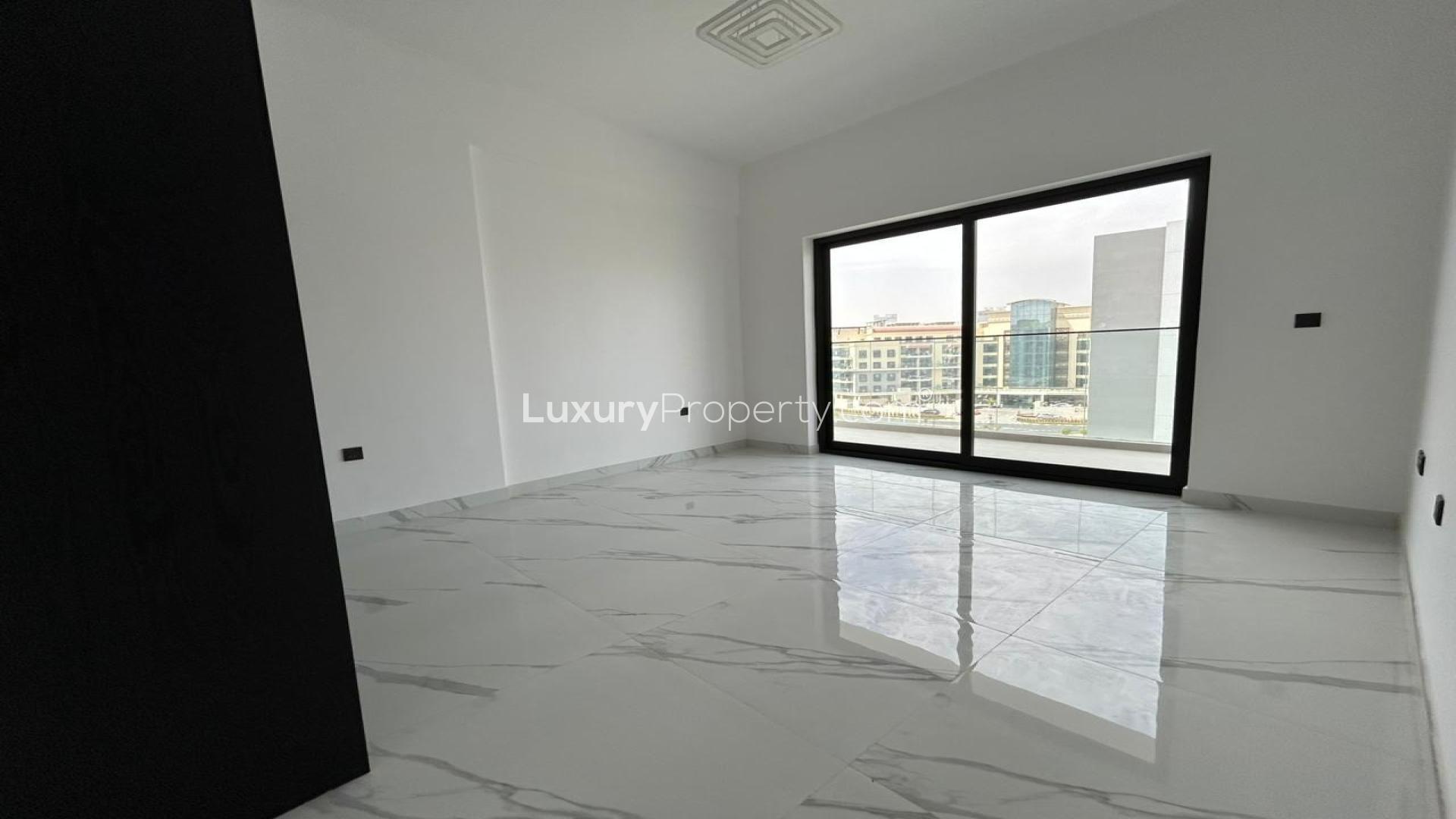 Bright living room in brand-new 2-bedroom corner apartment, Gardenia Livings, Arjan