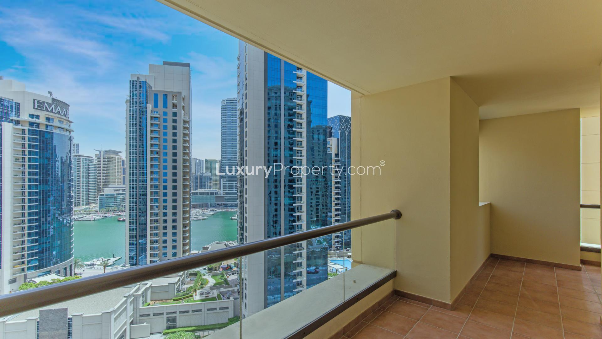 Spacious living and dining area in serviced beachfront apartment, Jumeirah Beach Residence, Amwaj