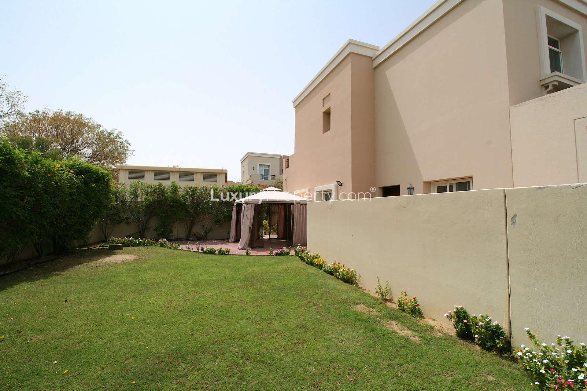 Empty bedroom with built-in wardrobe in Al Reem 2 townhouse, Arabian Ranches for rent