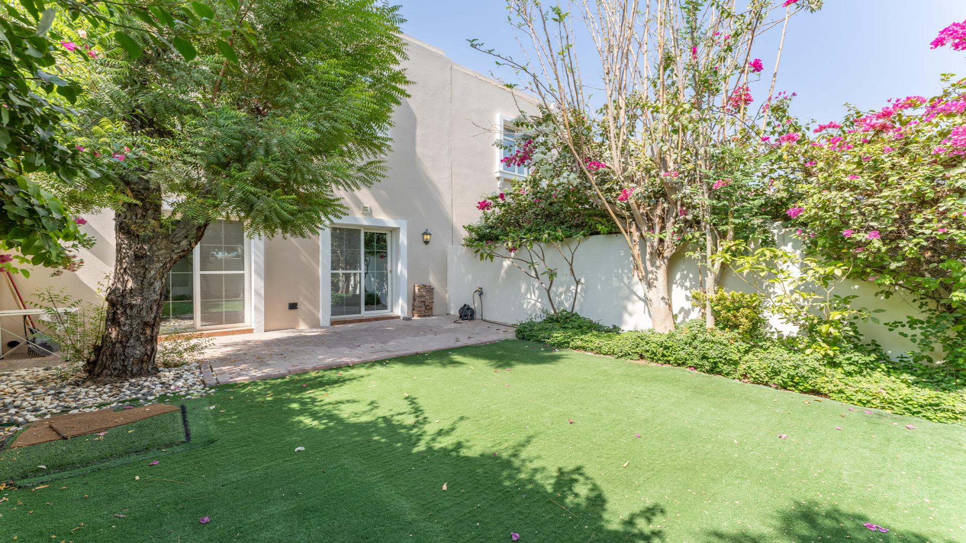 Beautiful garden view of 2-bedroom villa in Al Reem, Arabian Ranches for rent