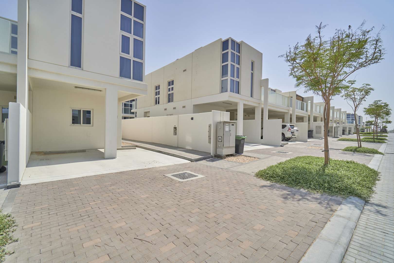 Modern kitchen in furnished 2-bedroom townhouse for rent in Damac Hills 2, Akoya Pacifica