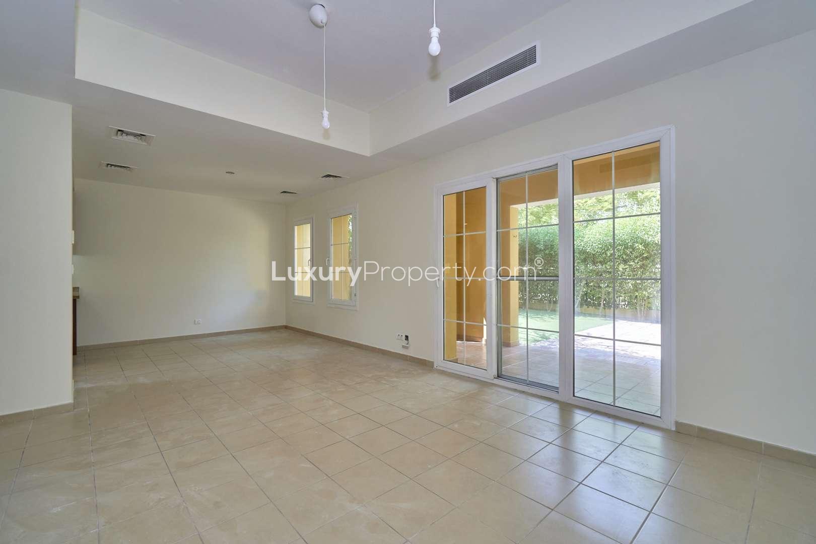 Spacious living area and kitchen in Arabian Ranches townhouse for rent, Dubai