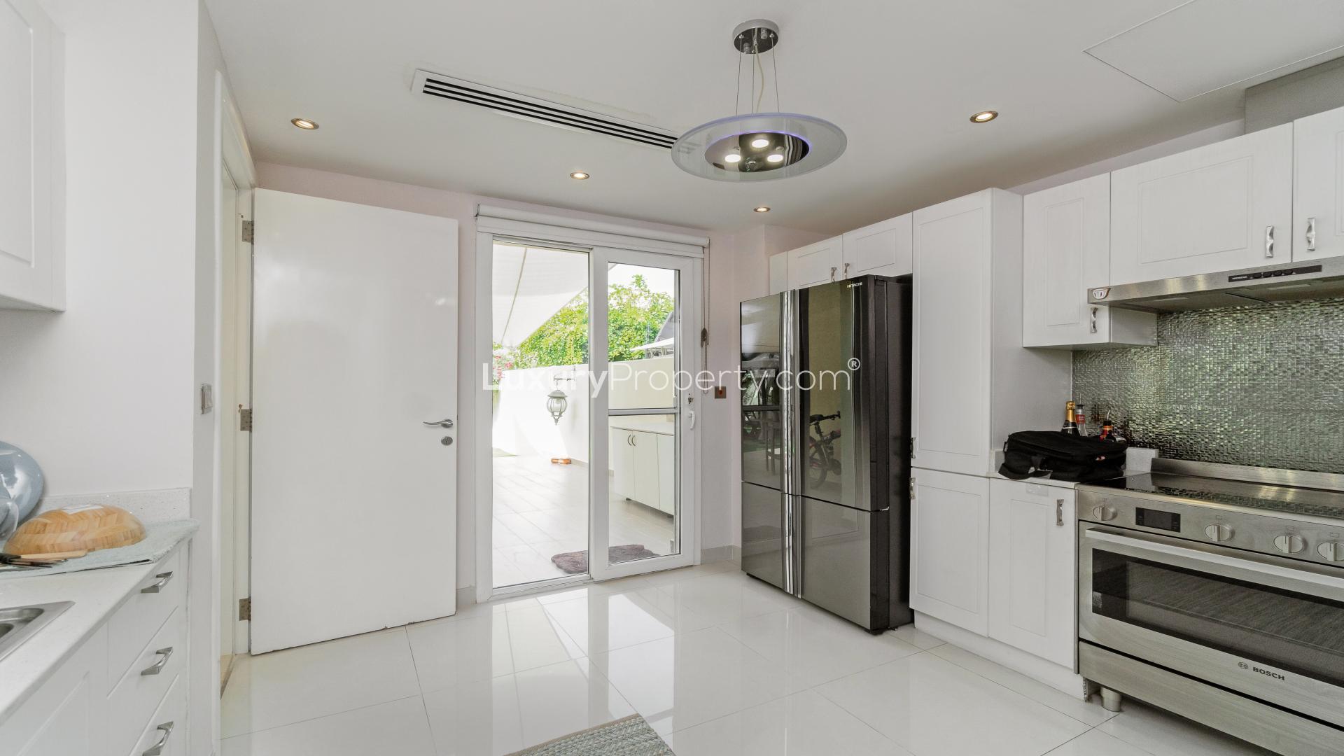 Townhouse in Maeen, The Lakes with patio and garden, for sale, LP11790