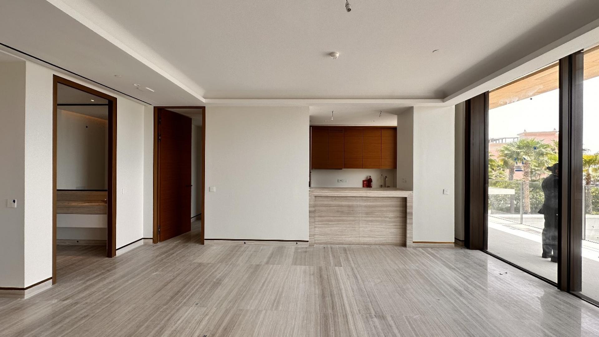 Modern staircase in 2-bedroom duplex townhouse, Atlantis The Royal Residences, Palm Jumeirah, Dubai