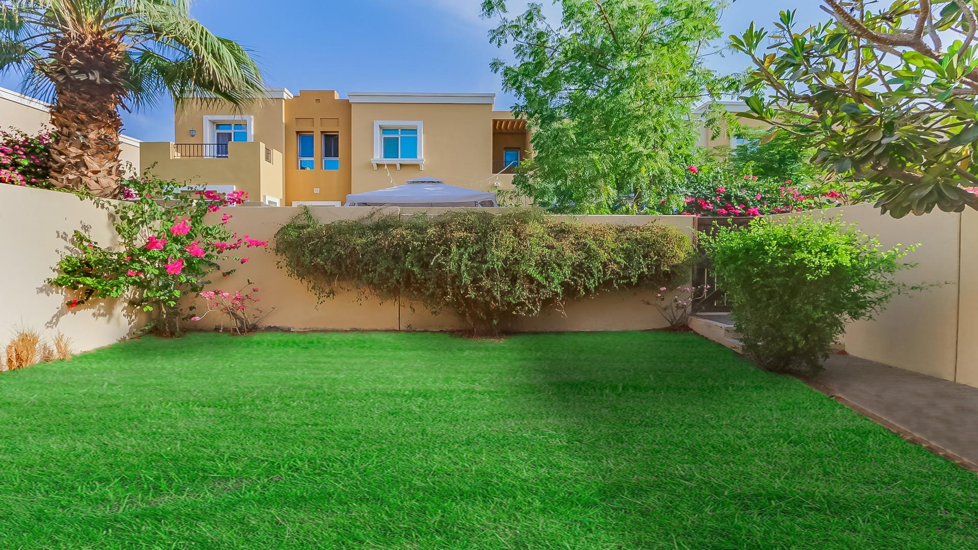 Exterior view of 2-bedroom townhouse for rent in Al Reem, Arabian Ranches