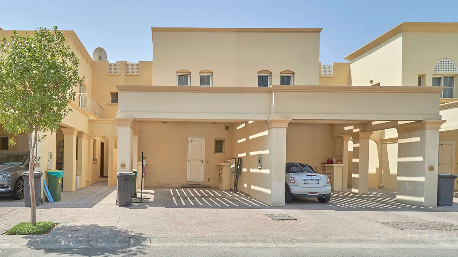 Exterior view of spacious villa in Springs 8, Dubai with private garden area
