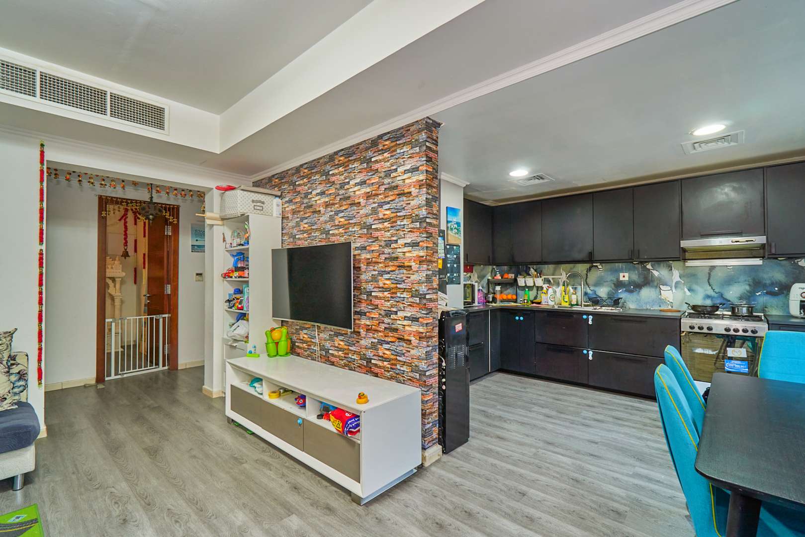 Modern kitchen and living area in fully upgraded Springs Villa for rent, LP11531