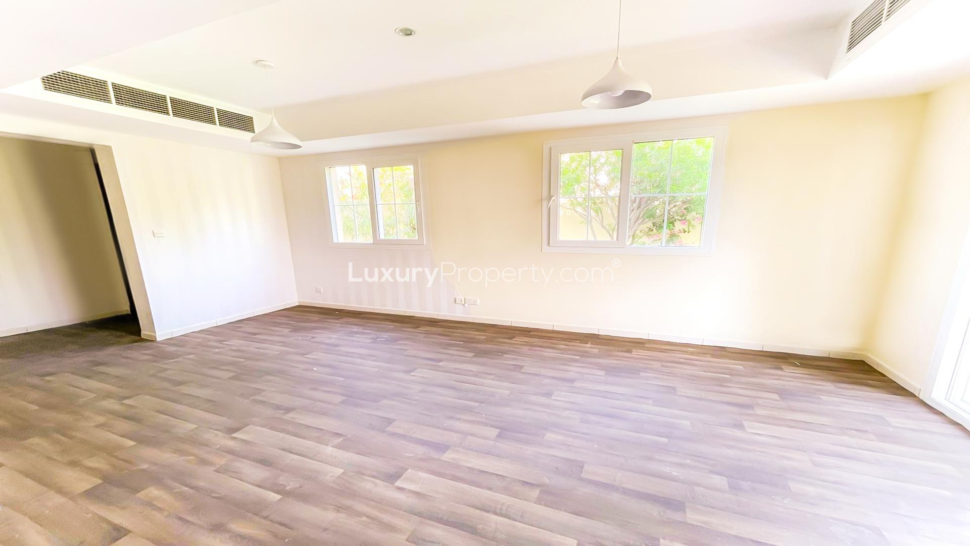 Upgraded villa on large corner plot with garden in The Springs, for rent