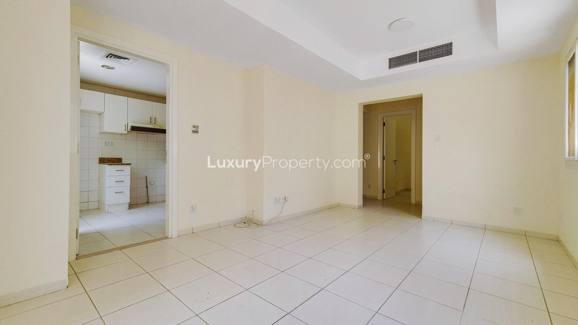 Bright living room with large windows in The Springs villa for rent, LP14046