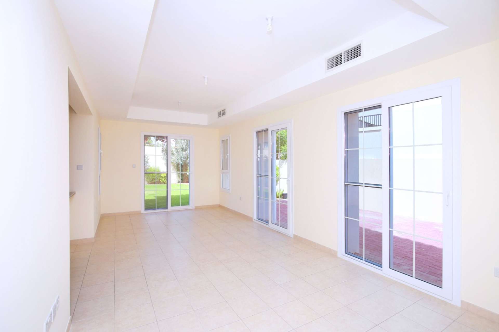 Cosy 3-bedroom villa with garden in Alma, Arabian Ranches, available for sale