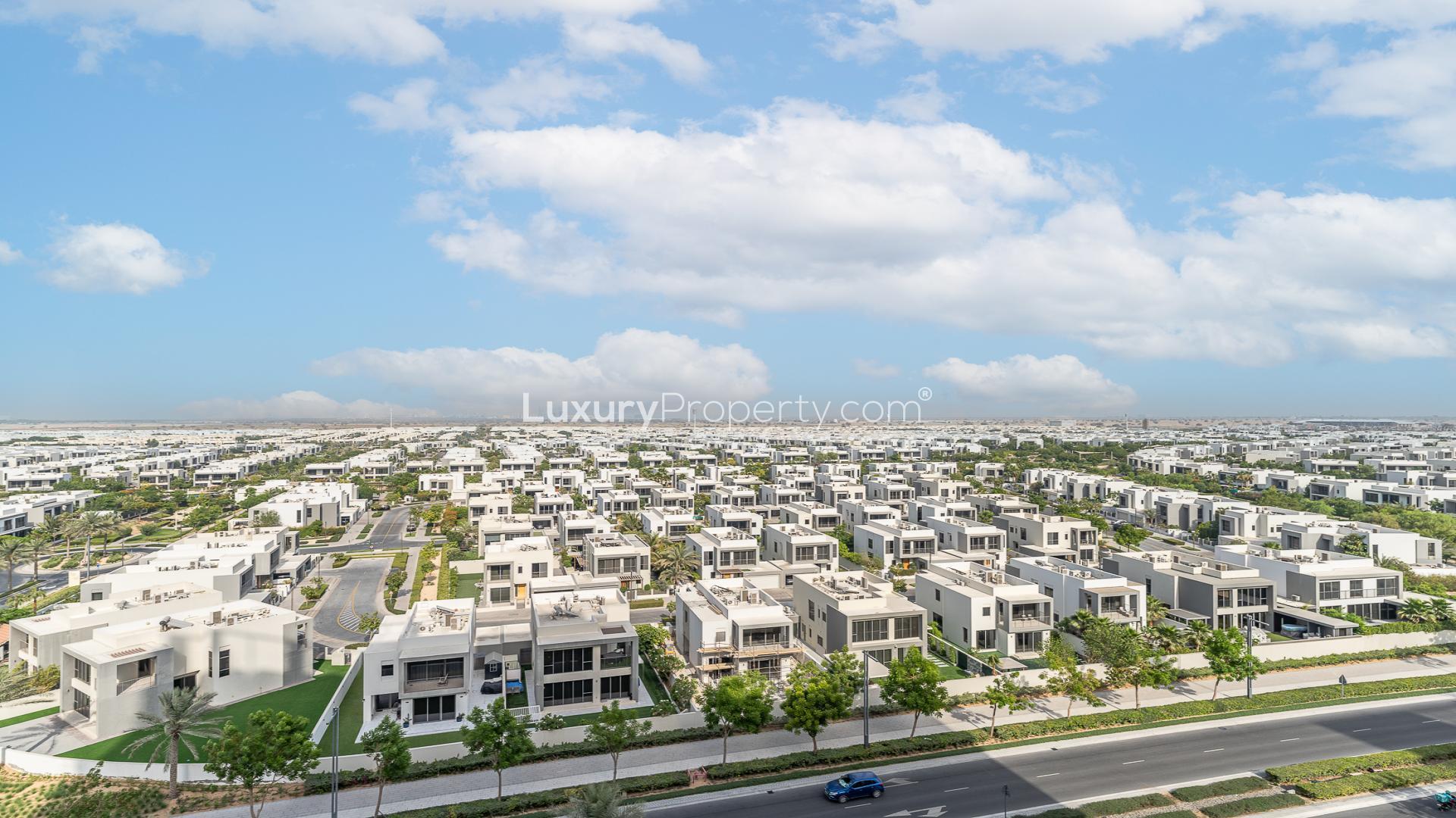 Vacant 2-bed corner apartment with large windows and vibrant views in Dubai Hills Estate