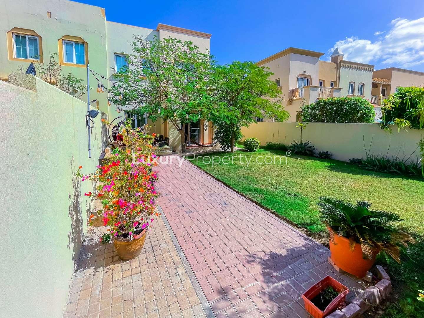 Living room in 2-bedroom villa, Springs 11, Emirates Living, modern decor, corner plot