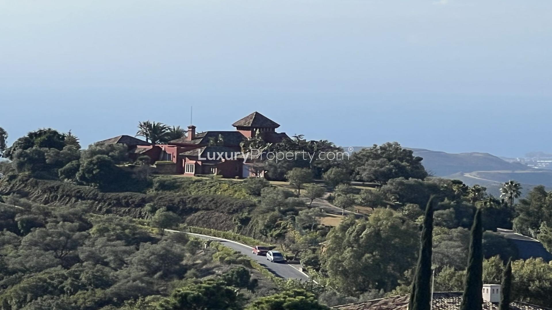 "Stunning sea views from luxury villa in La Zagaleta, Málaga, LP44576 for sale.",Luxury 5-bedroom villa in La Zagaleta, Málaga with stunning sea views for sale