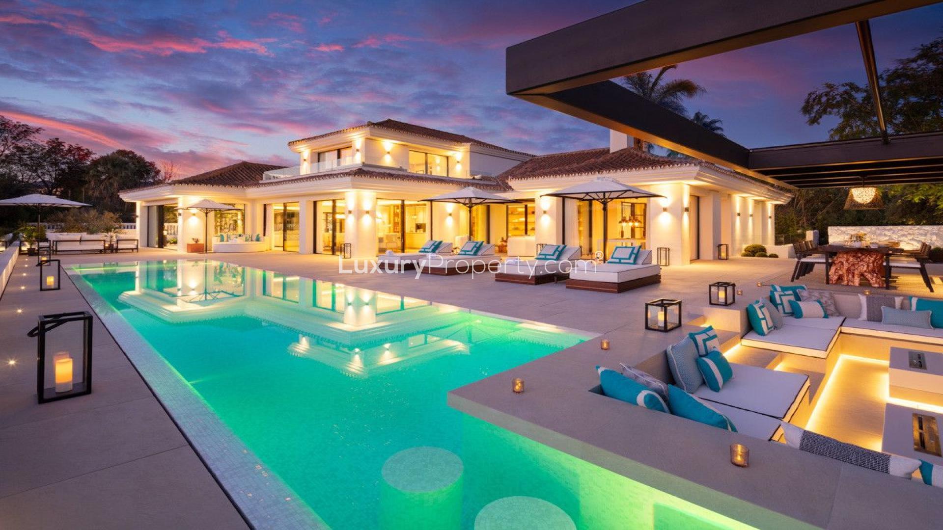 Aerial view of 5-bedroom golf villa for sale in Las Brisas, Marbella, Málaga