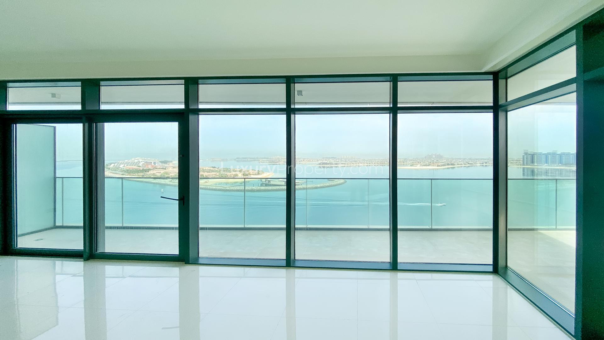 Luxurious beachfront apartment with panoramic sea views in Emaar Beachfront, Dubai Harbour