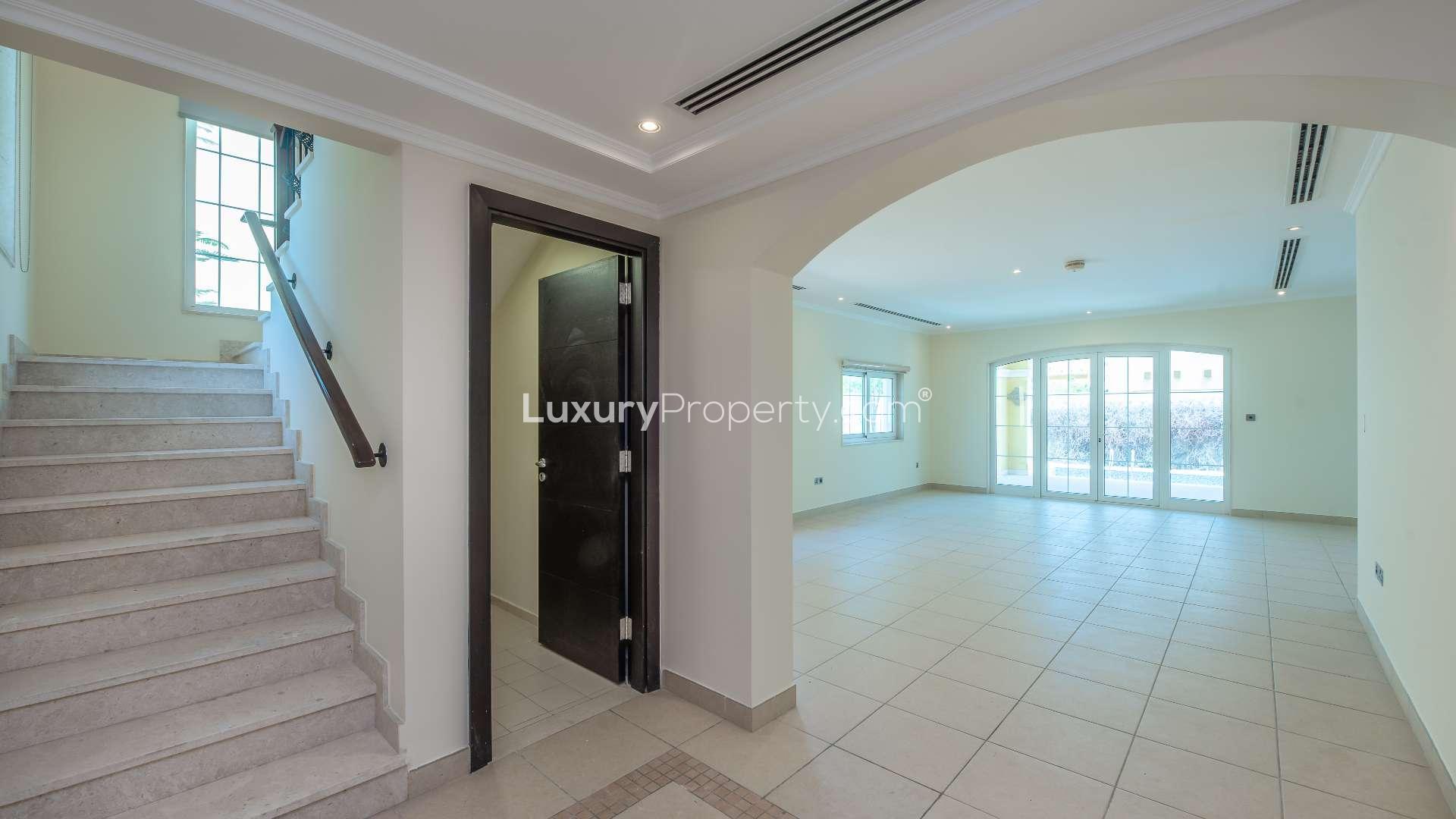 Elegant 3-bedroom villa with garden in Jumeirah Park Legacy, available for rent