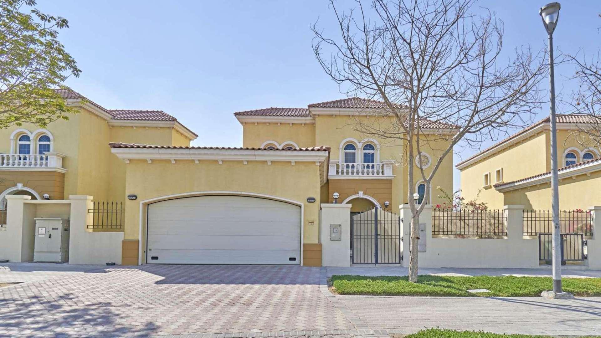 Exterior of modern 3-bed villa with terrace in Jumeirah Park's Legacy community