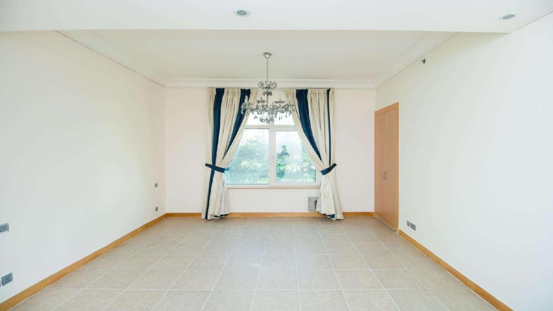 Aerial view of Shoreline Apartments beach and pool, Palm Jumeirah, Dubai