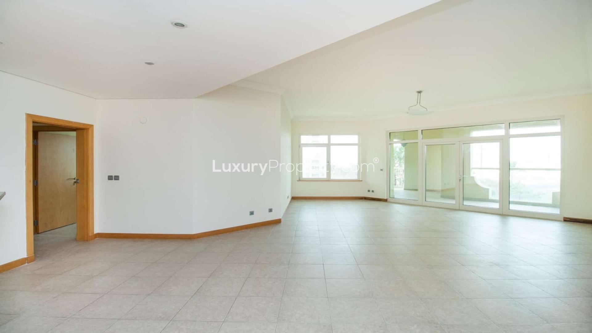 Shoreline Residences apartment view, Palm Jumeirah, spacious 3-bedroom, for rent, lush surroundings