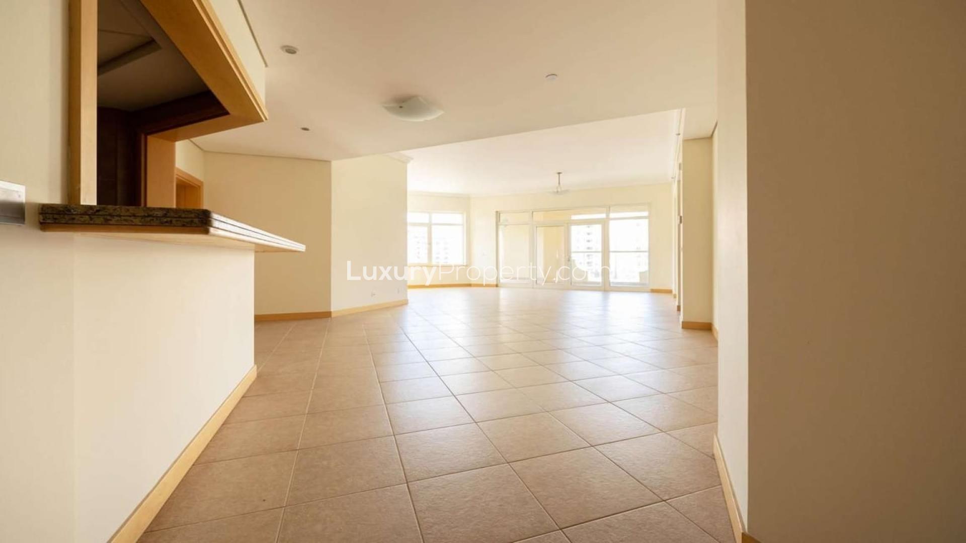 Spacious bathroom in 3-bedroom Shoreline apartment, Palm Jumeirah, featuring modern fixtures and bathtub