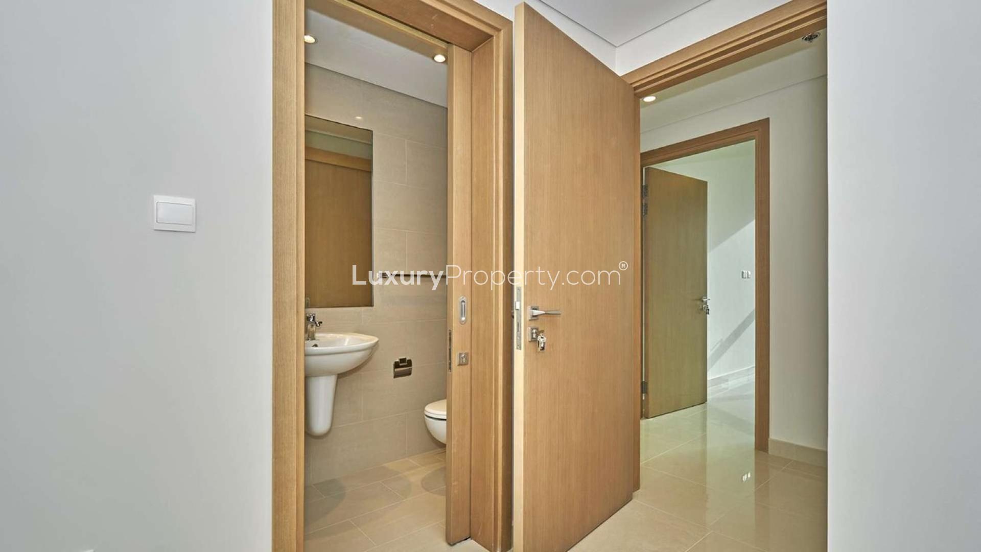 Spacious kitchen and living area in 3-bedroom apartment, Harbour Views, Dubai Creek Harbour
