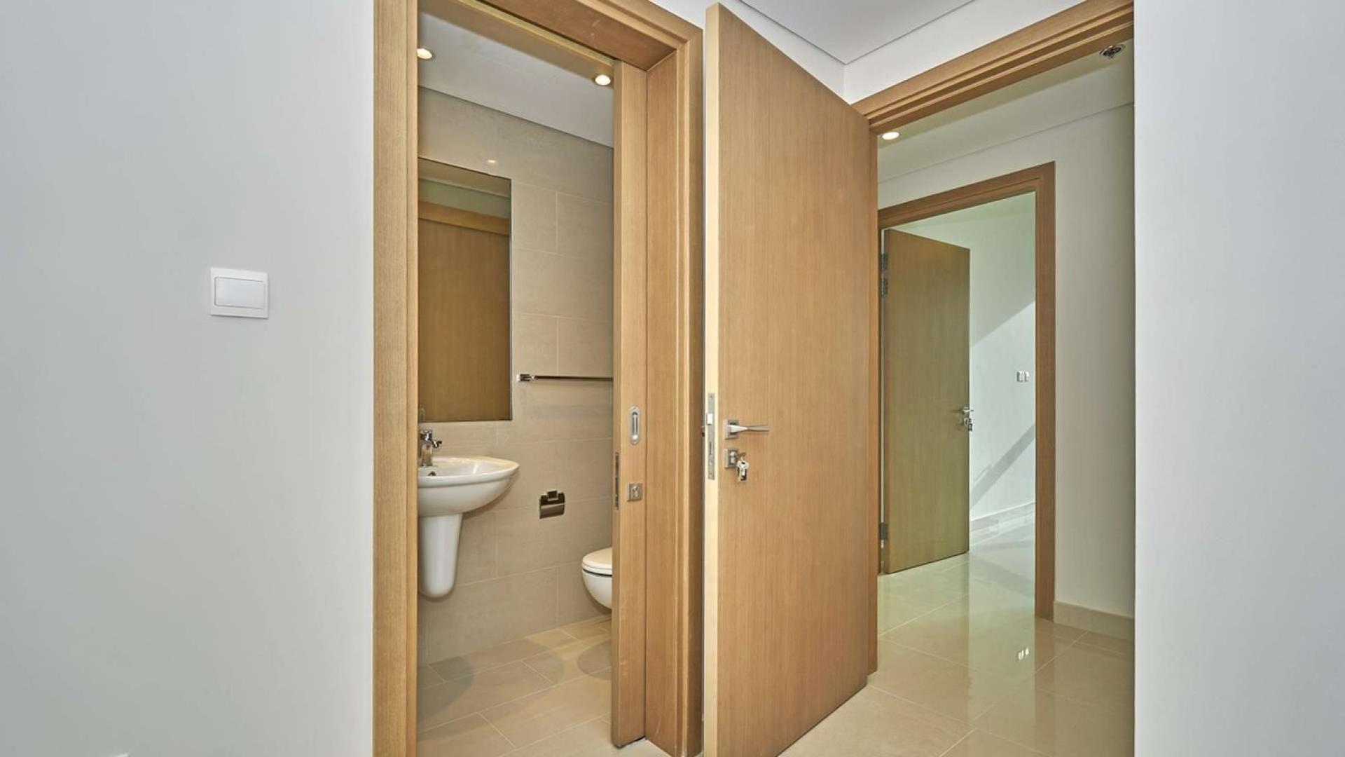 Spacious kitchen and living area in 3-bedroom apartment, Harbour Views, Dubai Creek Harbour