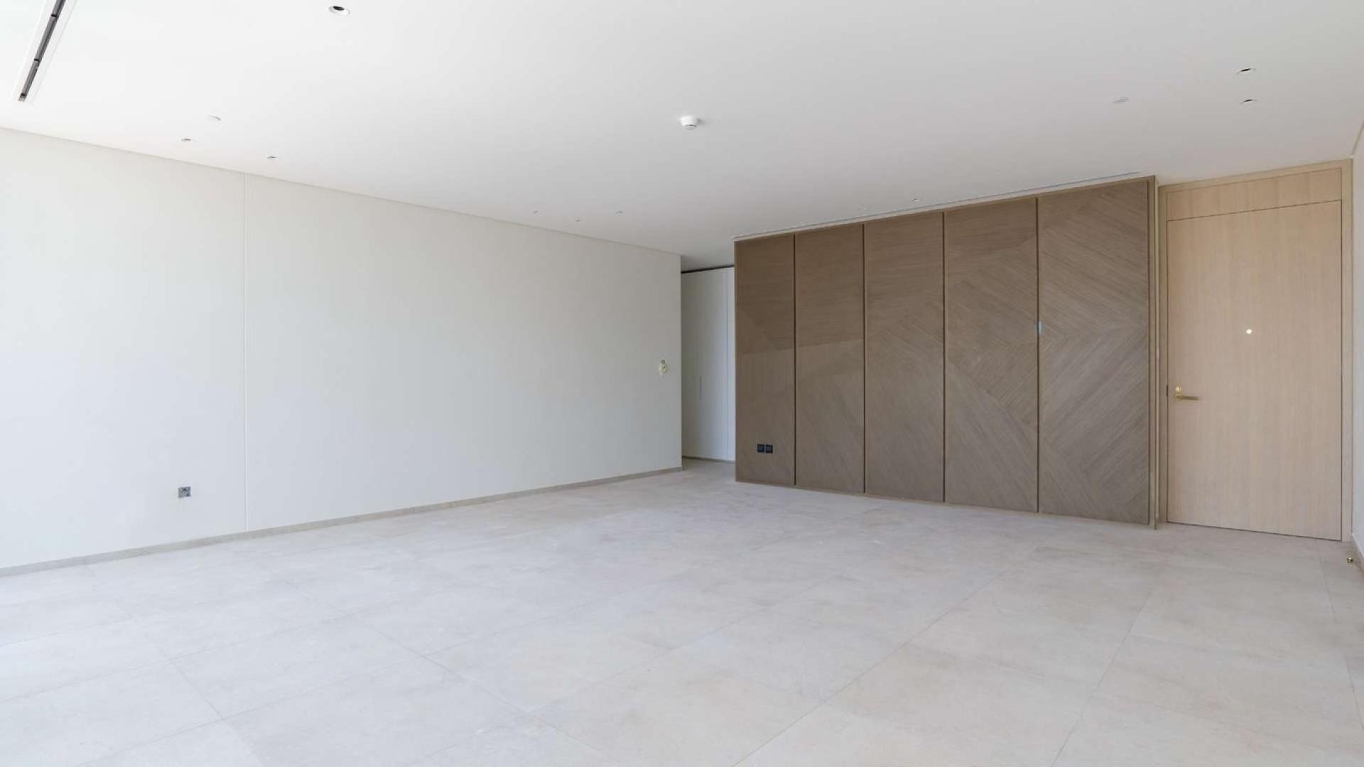 Luxurious 3-bedroom apartment with panoramic city views in Eden House, Sheikh Zayed Road