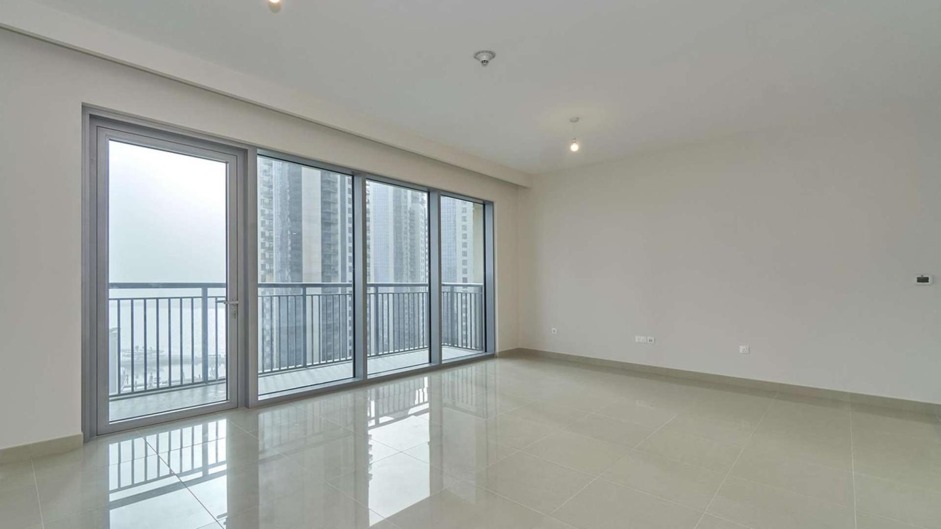Modern kitchen in spacious Dubai Creek Harbour apartment for rent, Harbour Views 1
