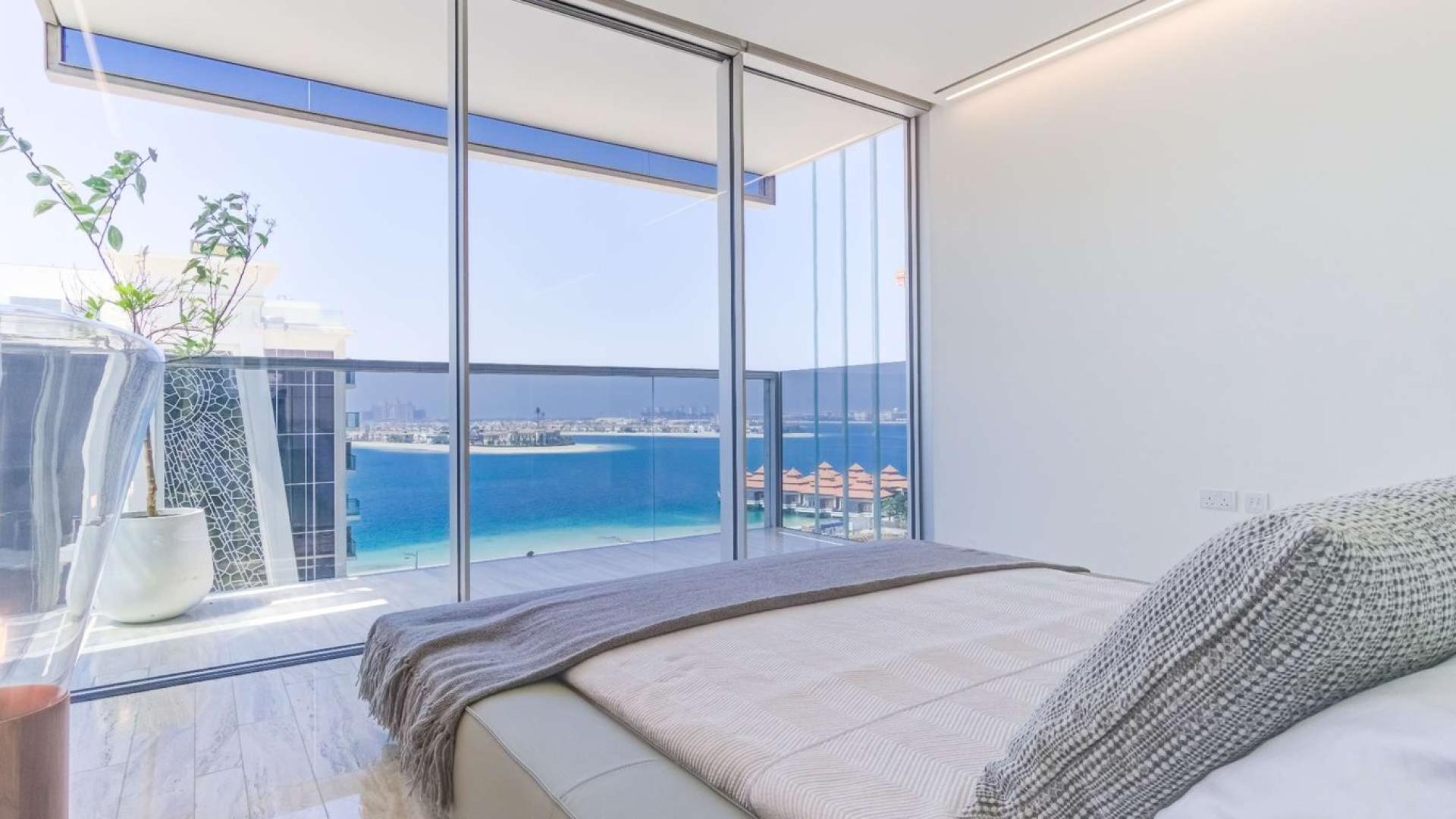 Luxurious bedroom with ocean view in Muraba, Palm Jumeirah apartment for rent