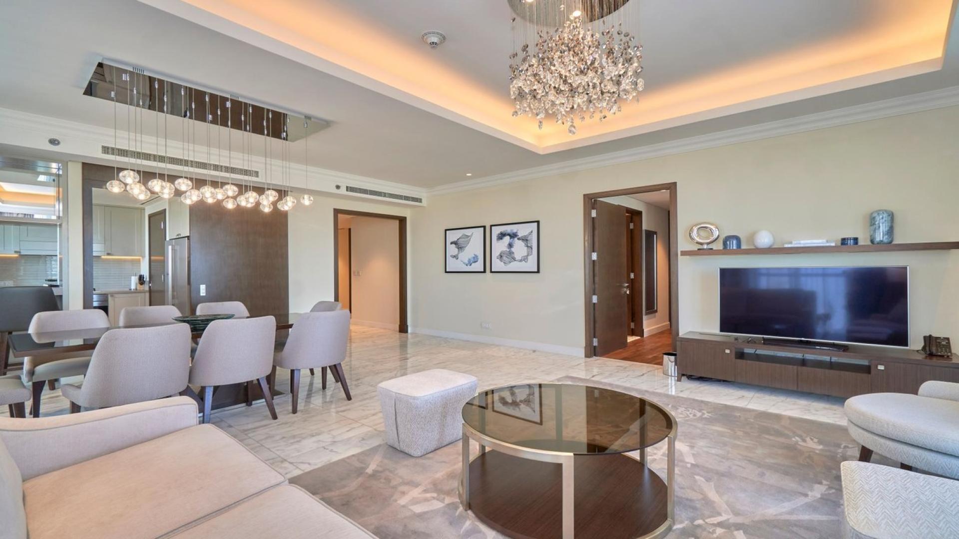 Furnished 3-bedroom apartment in Downtown Dubai, luxury interior with city views, for rent