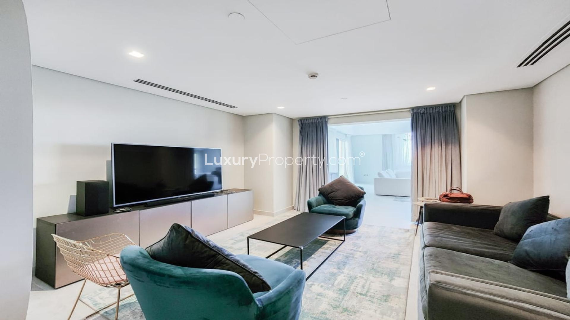Spacious living room in 3-bedroom apartment, Marina Residences, Palm Jumeirah, with modern decor