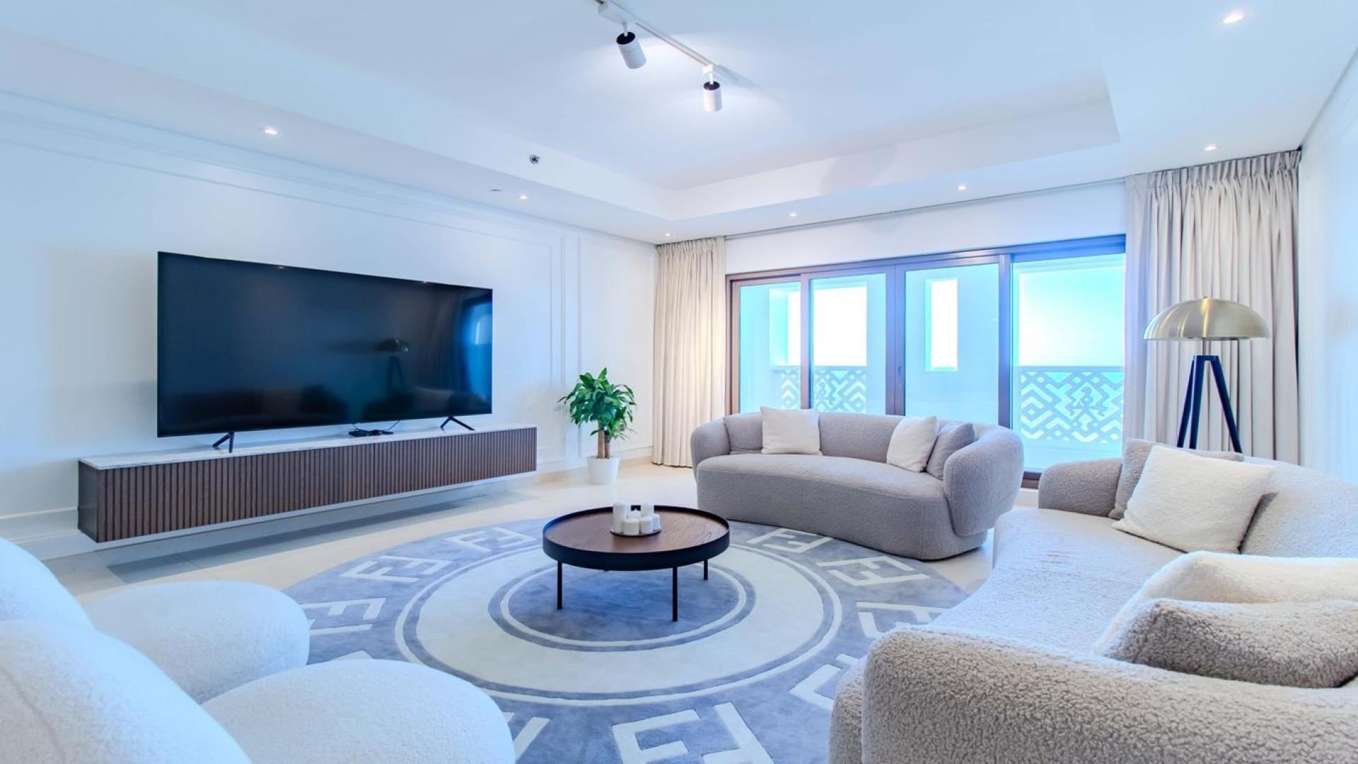 Newly furnished living room in Palm Jumeirah apartment with sea view, LP41588