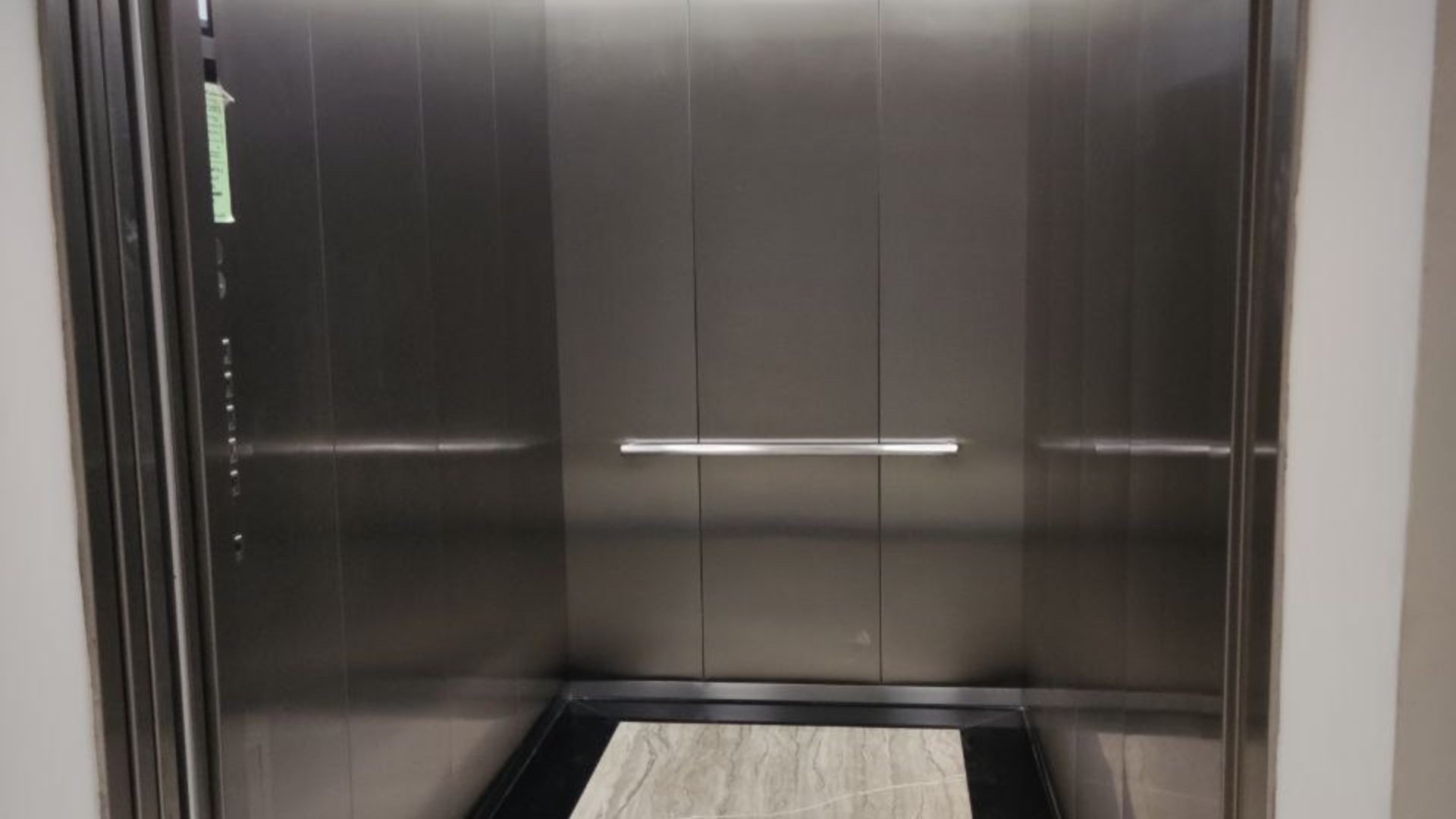 "Modern bathroom with marble tiles in Al Jaddaf 3-bedroom apartment for sale, LP10662.",Luxurious marble bathroom in spacious 3-bedroom apartment, Al Jaddaf, for sale