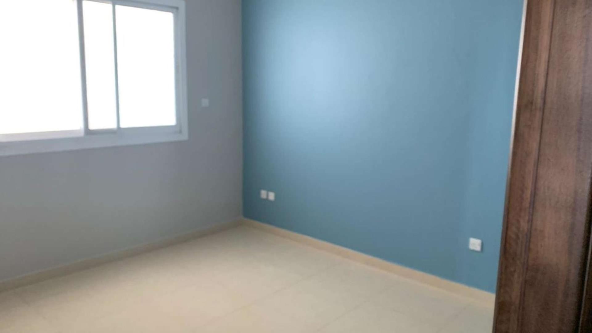 Spacious living room in 3-bedroom apartment, Hercules Tower, Living Legends, for sale