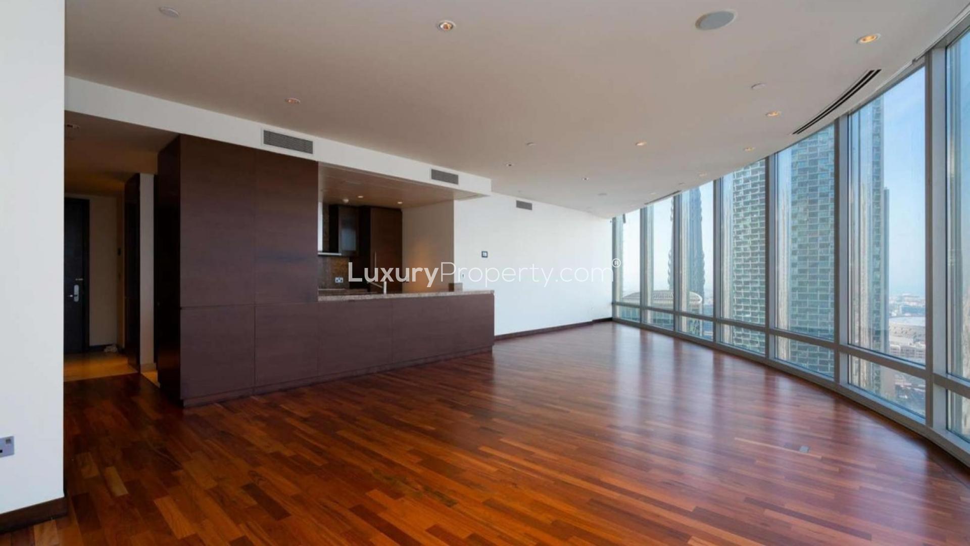 Luxurious Downtown Dubai apartment with sea view, hardwood floors, and floor-to-ceiling windows
