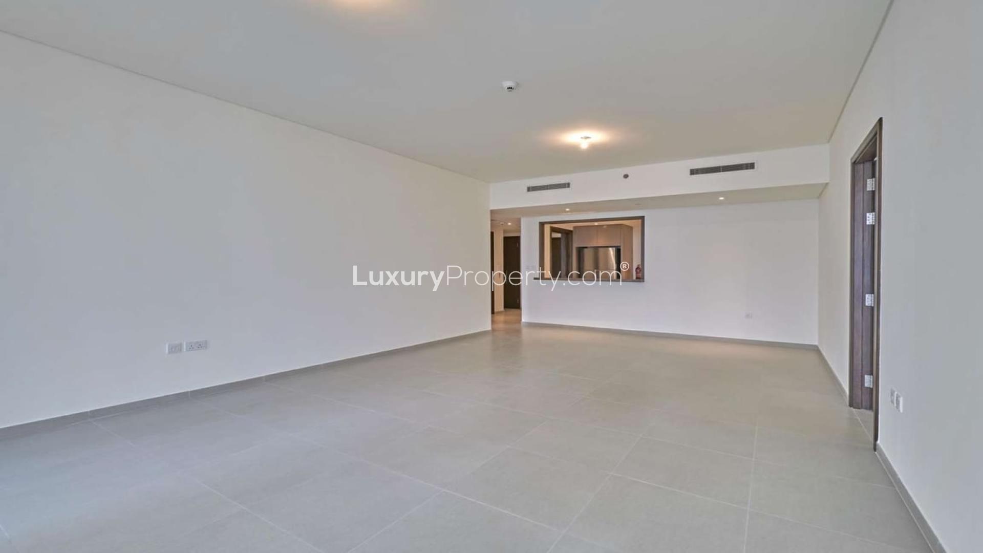 Spacious living area in 3-bedroom apartment, BLVD Heights, Downtown Dubai, for sale