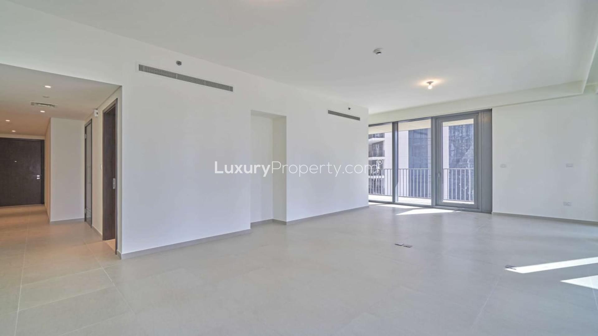 Spacious three-bedroom apartment with city view in BLVD Heights, Downtown Dubai