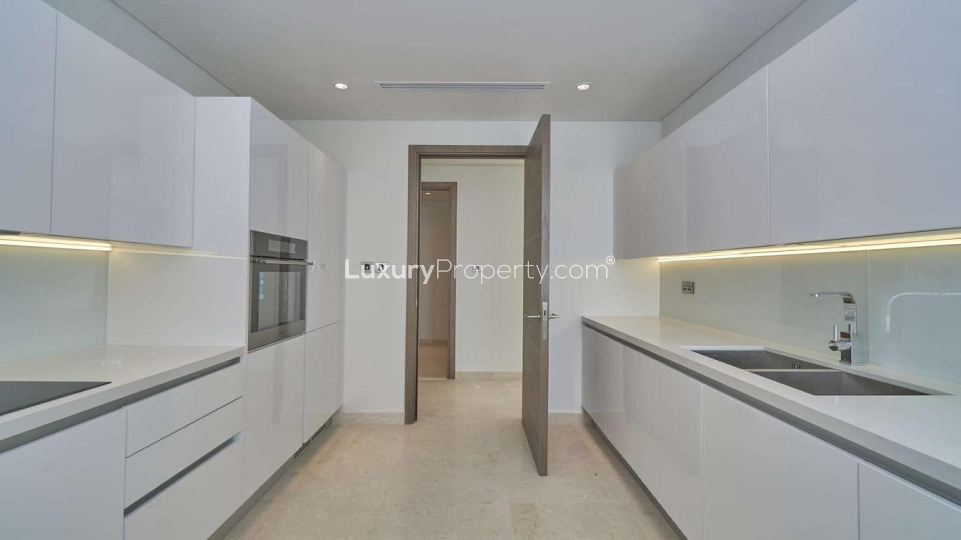 Modern kitchen in 3-bedroom apartment, Anwa by Omniyat, Dubai Maritime City