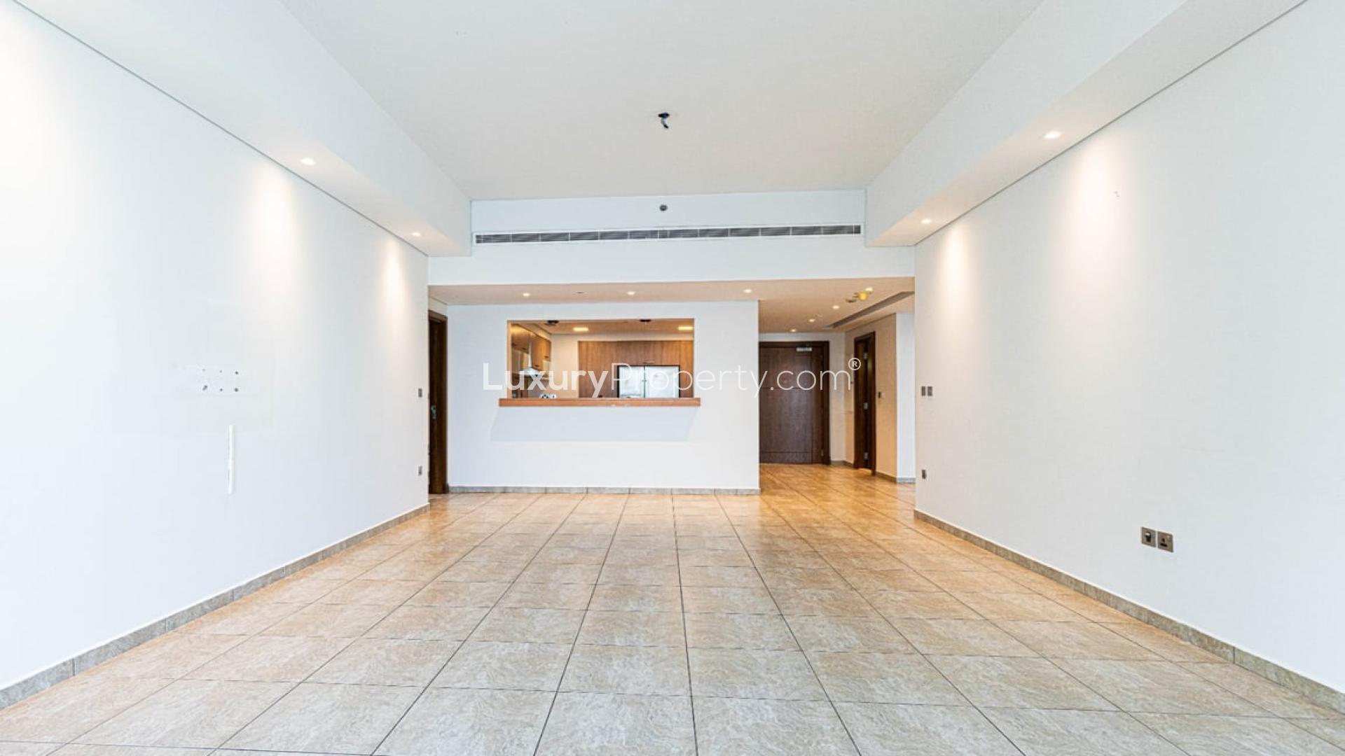 Spacious living area in three-bedroom apartment, Marina Residences, Palm Jumeirah, for sale